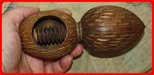 UNUSUAL WOODEN TWO NUT NUTCRACKER FUN AND FUNCTIONAL ITEM