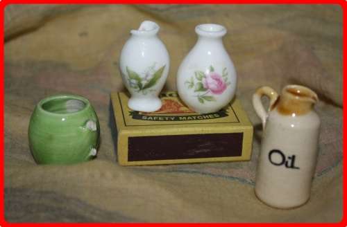 FOUR MINIATURE ITEMS 2X VASES 1X OIL JUG 1 X TANKARD(D)