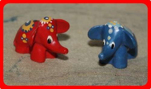 PAIR OF LOVELY HAND PAINTED MINIATURE ELEPHANTS PERFECT FOR A DOLL HOUSE