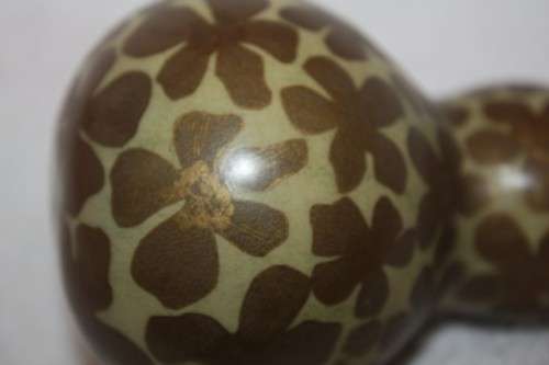 UNUSUAL DECOUPAGED TECHNIQUE CALABASH MARKED UNDERNEATH MH 84