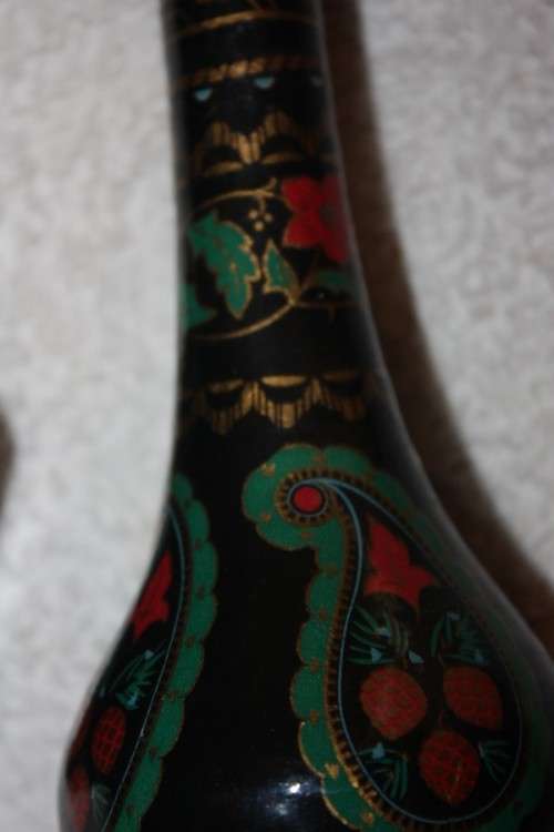 TRIO OF BEAUTIFULLY HAND PAINTED VASES BLACK BACKGROUND WITH PAISLEY FLORAL AND GOLD TRIM FOREGROUND