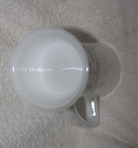 UNUSUAL WHITE PEARL LUSTER CARNIVAL GLASS TANKARD