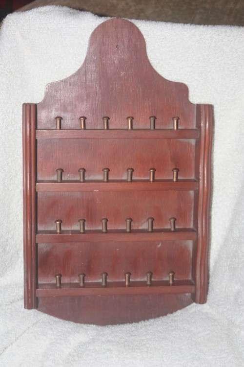 FOR THE THIMBLE COLLECTOR LOVELY DISPLAY SHELF HOLDING 24 THIMBLES