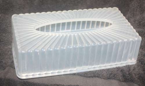 DELIGHTFUL VINTAGE PEARLISED TISSUE BOX HOLDER PERFECT FOR A LADIES BEDROOM