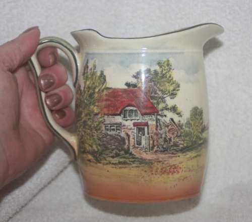 ROYAL DOULTON COTTAGE SERIES JUG ( D)