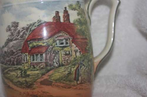 ROYAL DOULTON COTTAGE SERIES JUG ( D)