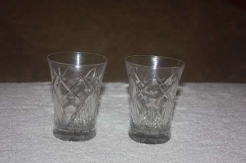 PAIR OF CUT CRYSTAL DRINKING GLASSES GOOD CONDITION
