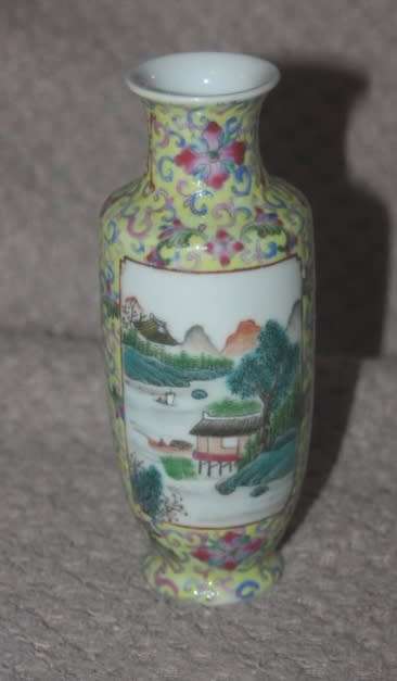SMALL UNUSUAL ORIENTAL VASE WITH TWO GARDEN SCENES YELLOW BACKGROUND (D)