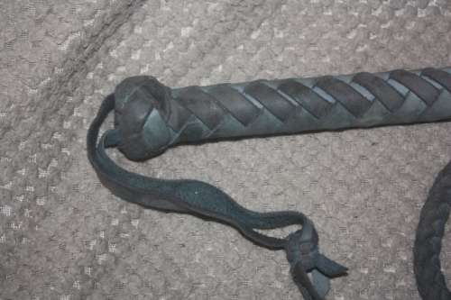 BULL WHIP GREY LEATHER APROX 2,5 M IN LENGTH