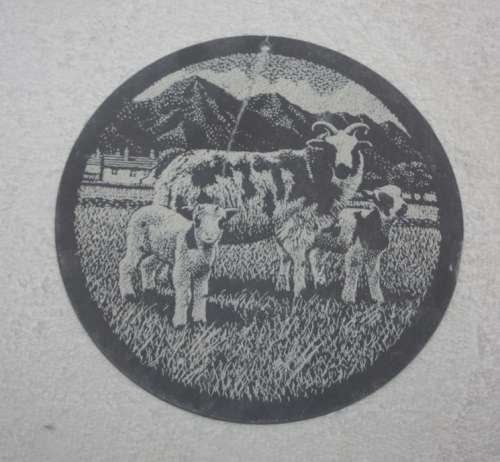 WELSH SLATE WALL PLAQUE FEATURING SHEEP