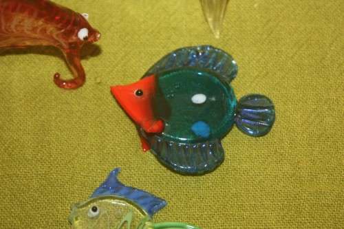 JOB LOT OF EIGHT GLASS FISH (D) SEE DESCRIPTION PAGE