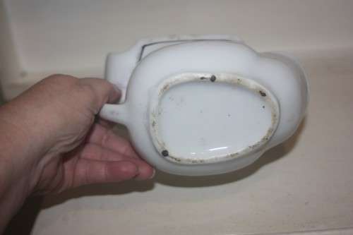 OLD SCHOOL SHAVING MUG NICE SIZE EXTRA FEATURE LIP TO REST SHAVING BRUSH