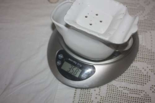 OLD SCHOOL SHAVING MUG NICE SIZE EXTRA FEATURE LIP TO REST SHAVING BRUSH