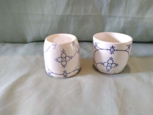 Pair of blue and white straw pattern Polish egg cups attributed toJaworzyna Slaska (Konigszelt)