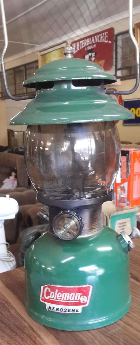 COLEMAN PARAFIEN LAMP