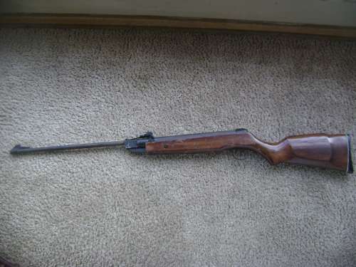 VINTAGE PELLET GUN - IN GOOD WORKING ORDER