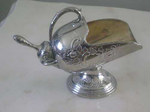 VINTAGE SILVER PLATED SUGAR SCUTTLE AND SCOOP
