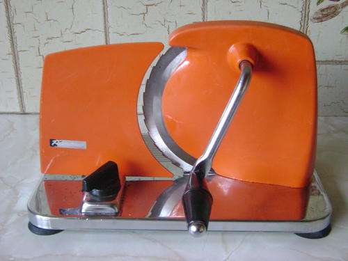 VINTAGE ORANGE PINEWARE BREADSLICER