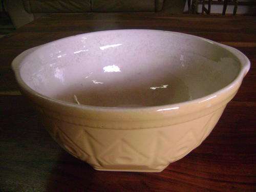 VINTAGE CERAMIC MIXING BOWL (EEZY-WHIP No 2)