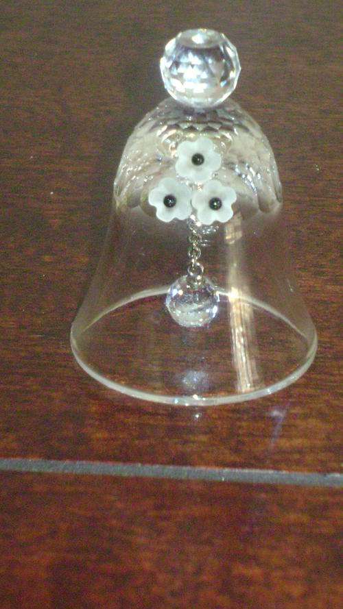 Small Swarovski crystal bell - pretty item!!!