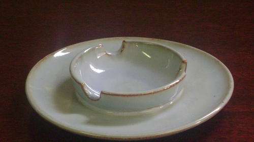 LINN WARE ASHTRAY - impressed LW backstamp