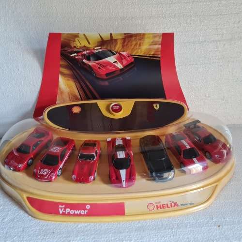 Unique and Rare Shell 2010 Ferrari display with Cars