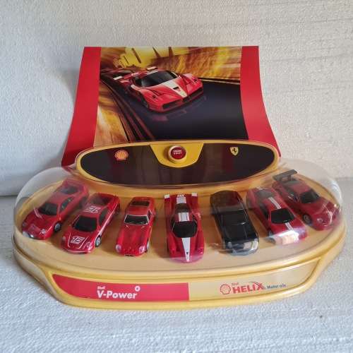 Unique and Rare Shell 2010 Ferrari display with Cars