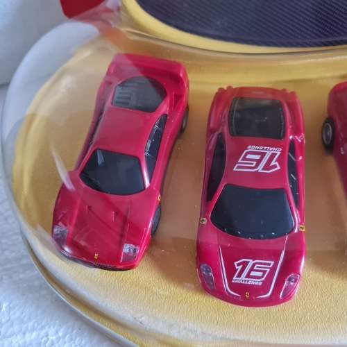Unique and Rare Shell 2010 Ferrari display with Cars
