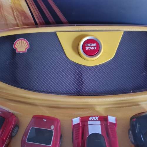 Unique and Rare Shell 2010 Ferrari display with Cars