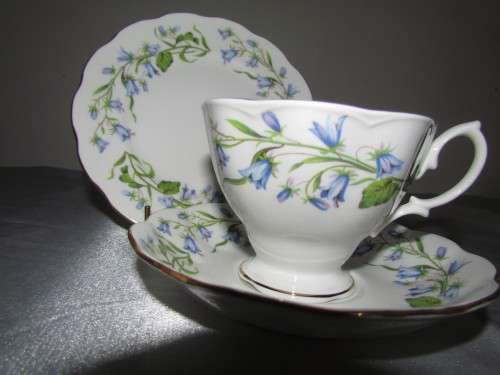 ROYAL ALBERT BLUE BELLS