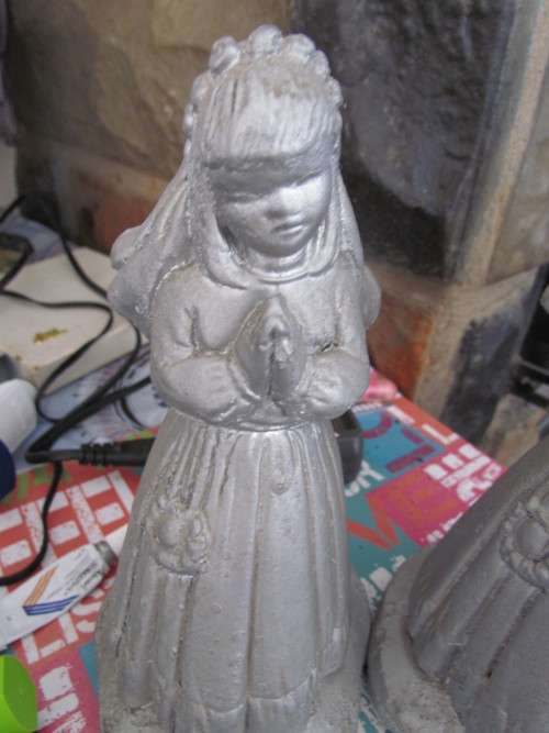 Little grils praying