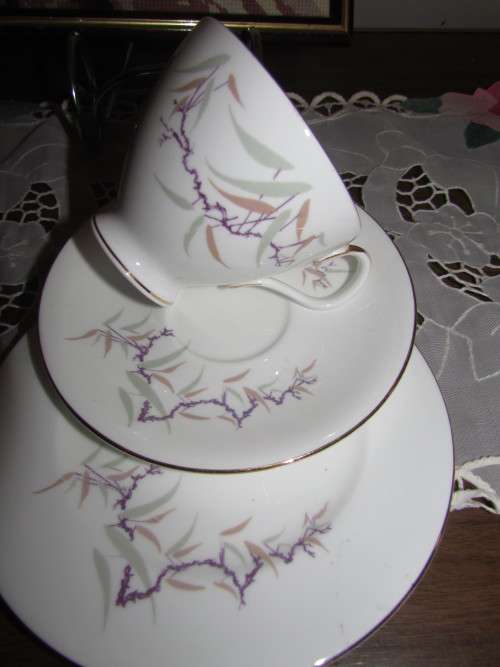 Wow have you seen one? Royal Albert Shalimar Trio!!.