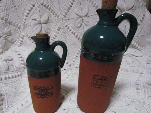 W O W !!! A LOVELY SALAD DRESSING AND VINEGAR BOTTLE IN GREEN AND TERRACOTTA!!!