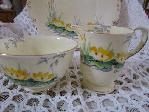 VINTAGE CROWN STAFORDSHIRE MADE IN ENGLAND MILK JUG AND SUGAR BOWL.!!