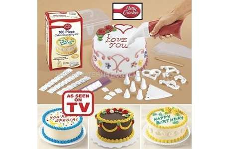 100 PIECE CAKE DECORATING KIT. A GREAT CHRISTMAS GIFT!!!