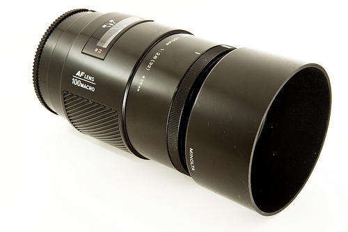 Minolta / Sony 100mm F2.8 AF True Macro Lens in brilliant condition!