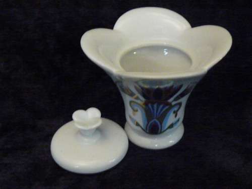 ELIZABETH ARDEN LOVELY!!!