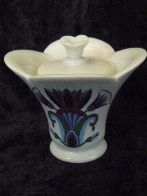 ELIZABETH ARDEN LOVELY!!!