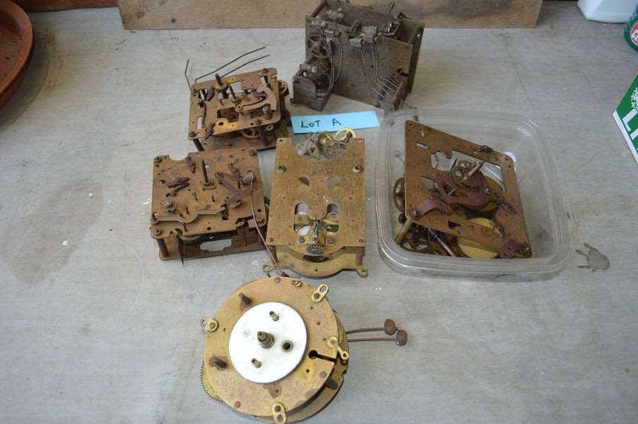 Lot A clock movements for spares