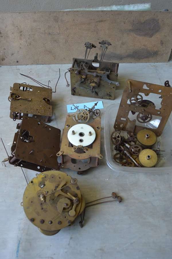 Lot A clock movements for spares