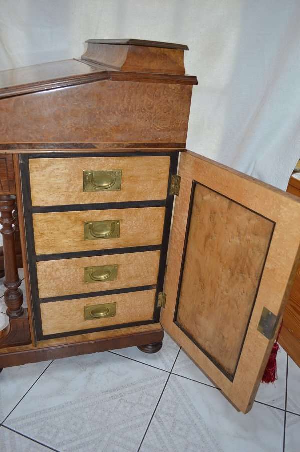 Beautiful Bur wallnut and birdseye verneered Victorian davenport
