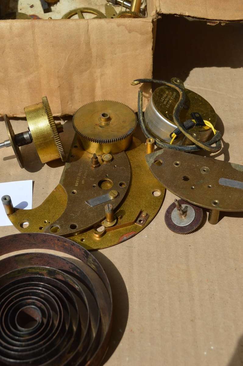 Clock movement lot2 spares