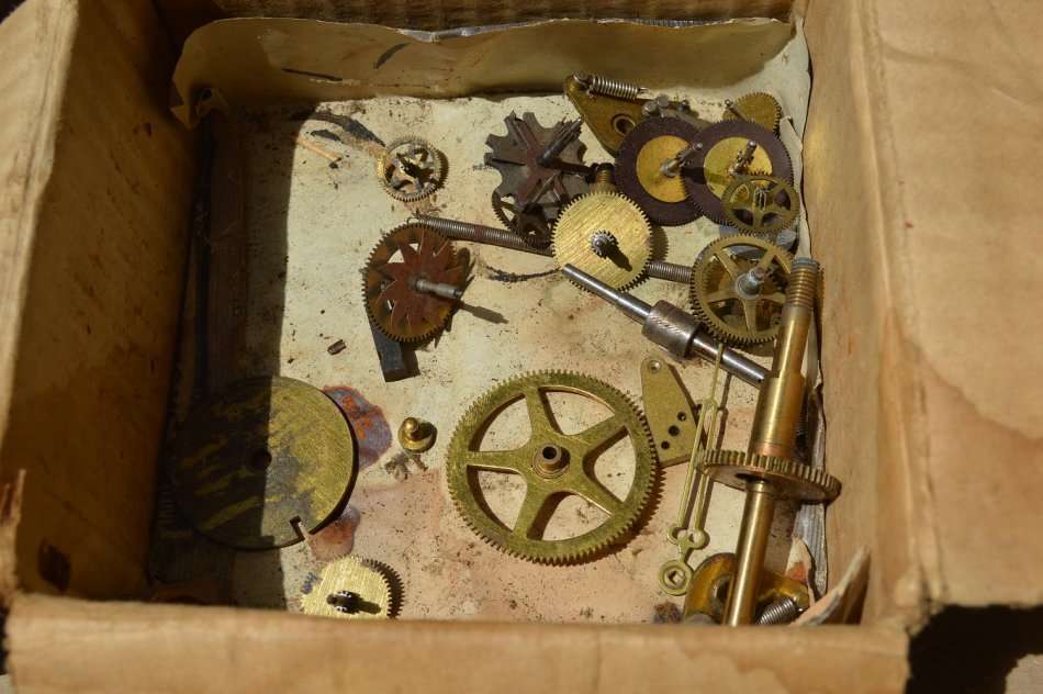 Clock movement lot2 spares