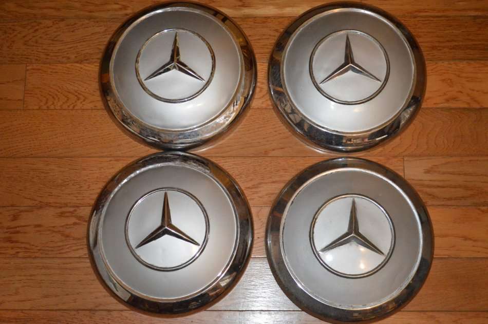 Vintage Mercedes Benze ponton  hub caps diam 24cm