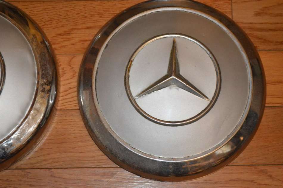 Vintage Mercedes Benze ponton  hub caps diam 24cm
