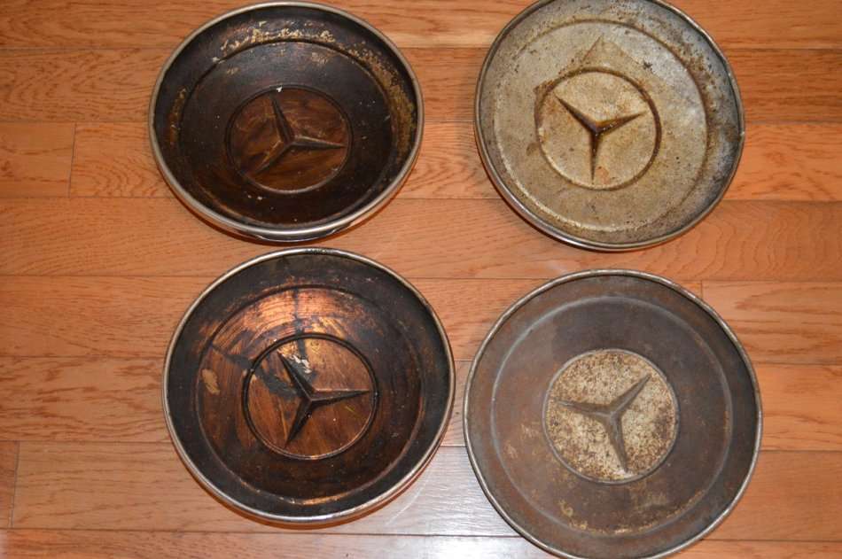Vintage Mercedes Benze ponton  hub caps diam 24cm
