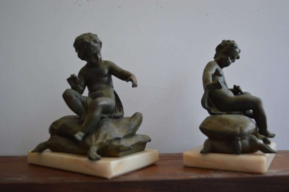 Frabrication Francaise Paris bronze patinated spelter book ends