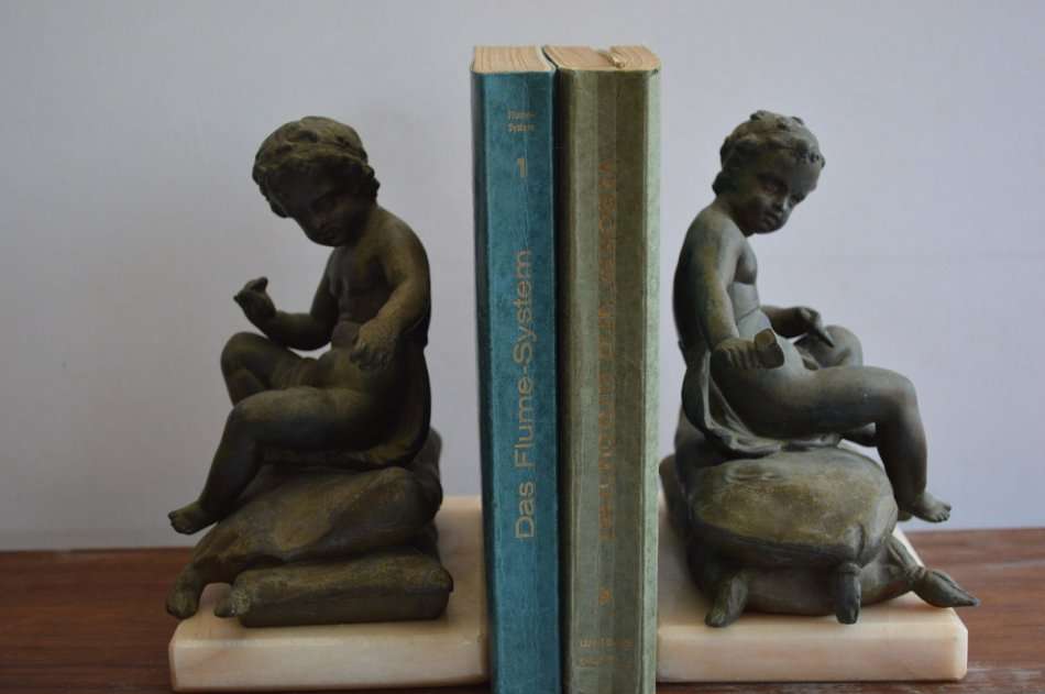 Frabrication Francaise Paris bronze patinated spelter book ends