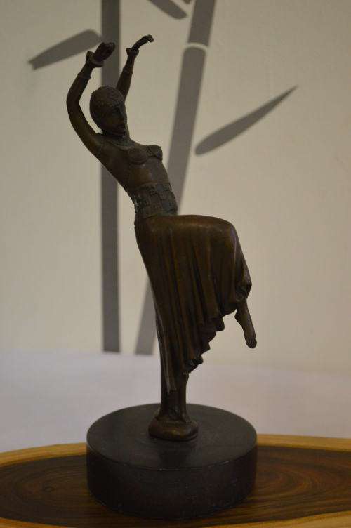 Beautiful `Chiparus` dancing bronze