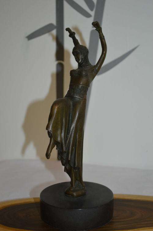 Beautiful `Chiparus` dancing bronze